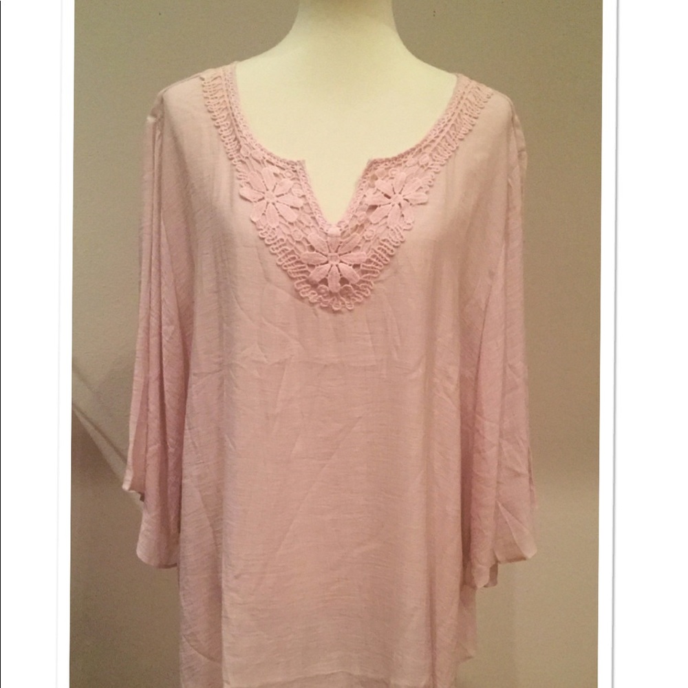 🦋Elegant blush top🦋